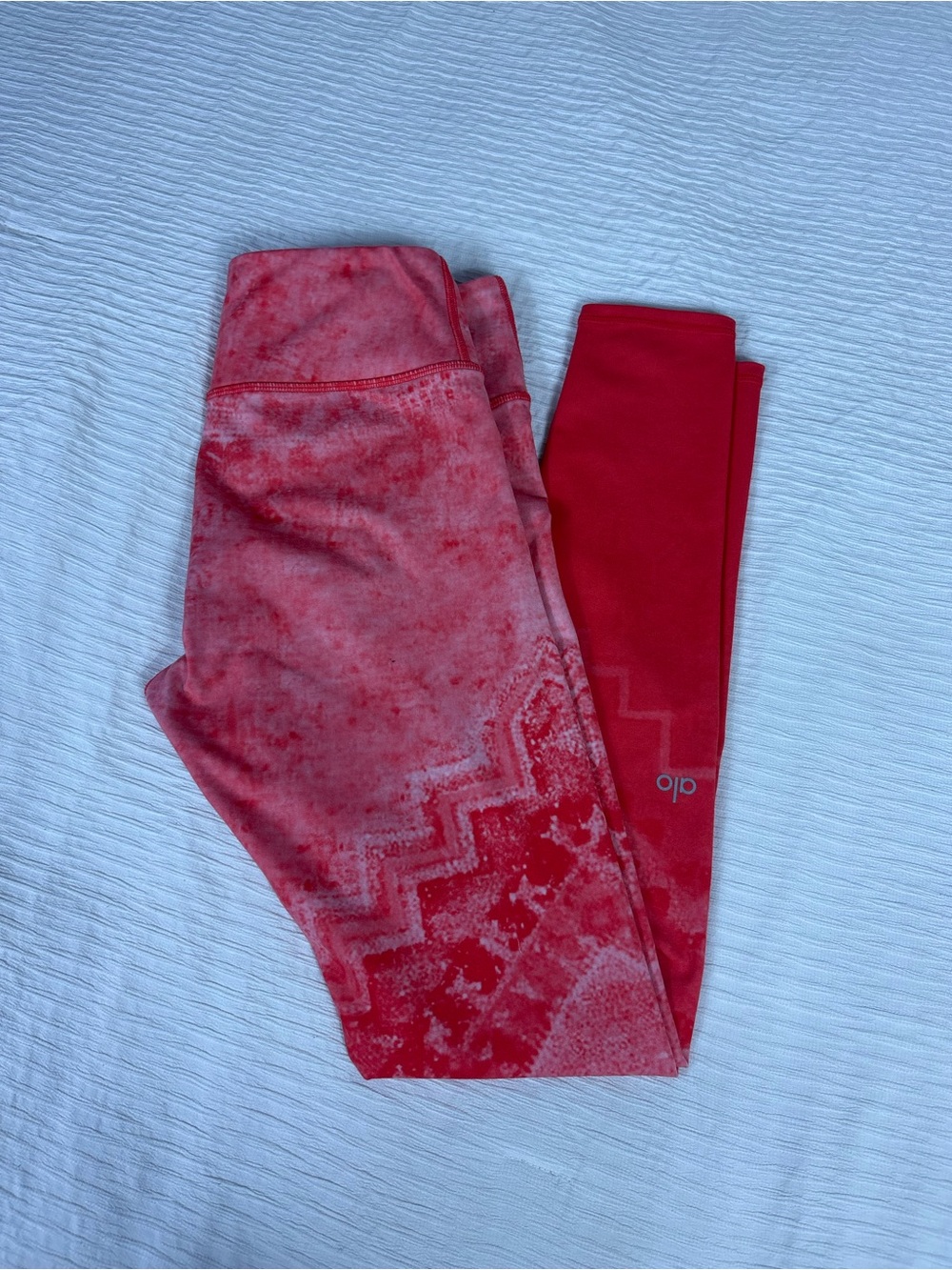 ALO Yoga Red & Pink Ombre Patterned Leggings